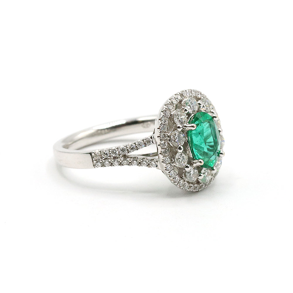 18K White Gold Oval Emerald Diamond Halo Ring